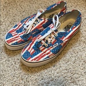 Classic style Patriotic Vans! 🇺🇸 Men’s size 10